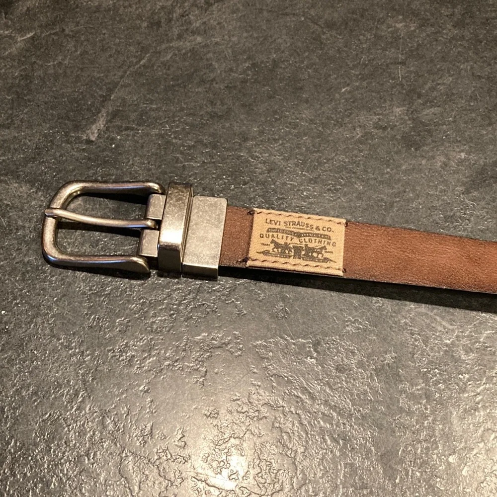 Boys Levi’s black brown leather adjustable belt size S (22/24)